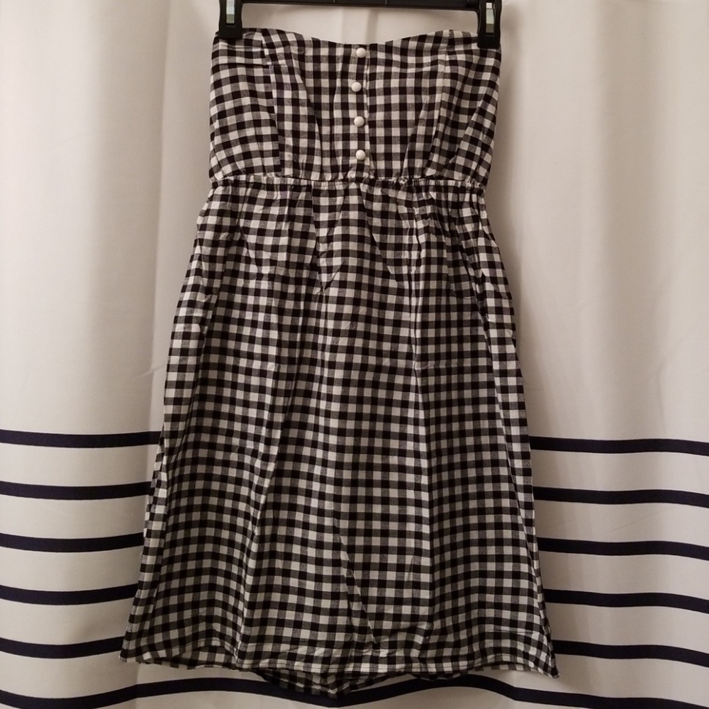 Strapless black and white top